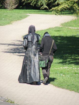 Hooded creatures... oder moderne Magier?