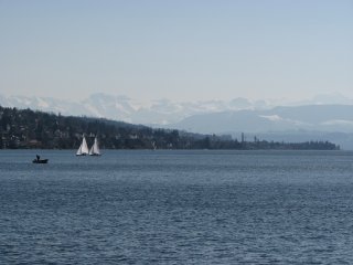 Blick in die frisch verschneiten Berge