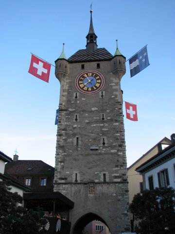 Festlich geschm&uuml;ckter Turm