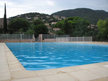 Im Sommer ist der Pool vielleicht sogar besucht...