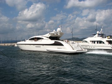 Da f&auml;hrt wohl mehr Geld als wir alle je verdienen werden...