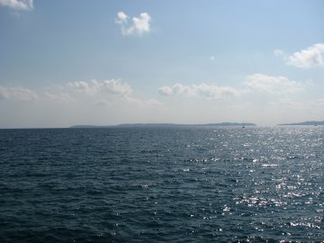 Blick auf die Hyeren Inseln von Le Lavendou aus