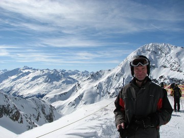 Roman 2009 zum ersten Mal mit Helm