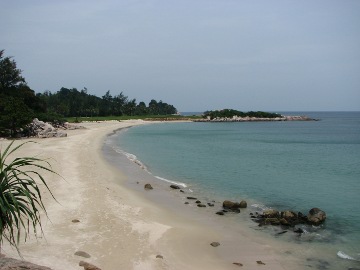 Weisser Sandstrand auf Bintan