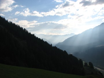 Aufstieg von Splügen früh am Morgen